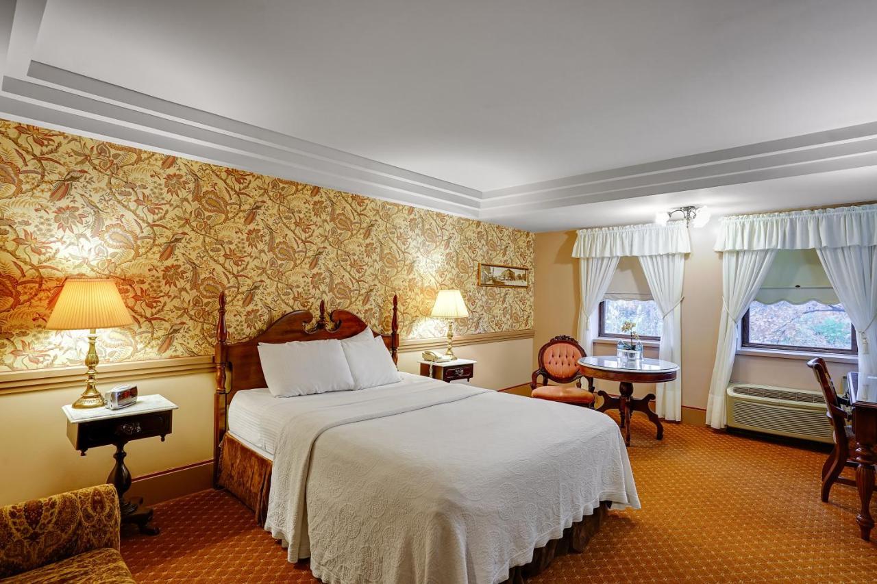 The Clarkson Inn Потсдам Экстерьер фото