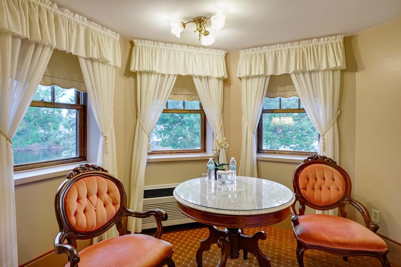 The Clarkson Inn Потсдам Экстерьер фото